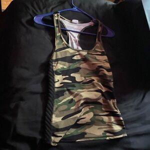 Nice work out shirt fits nice and is stretchy